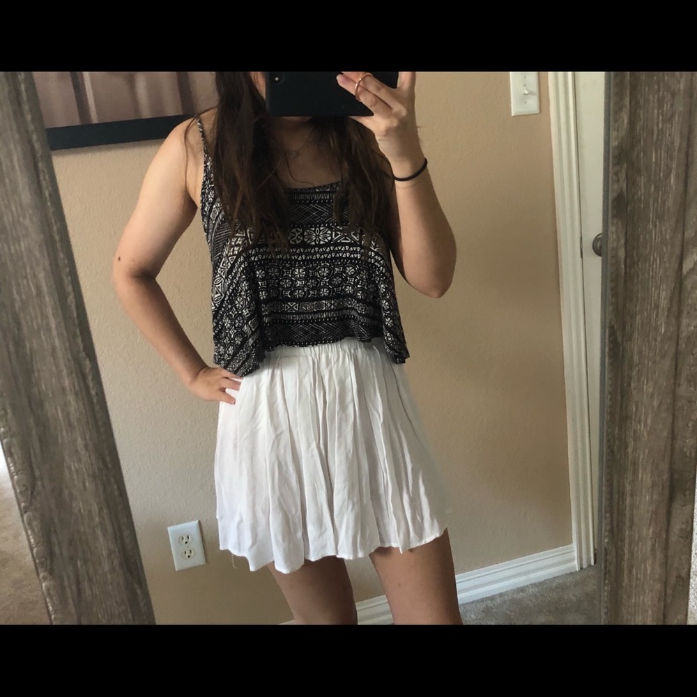 Flowy white mini skirt